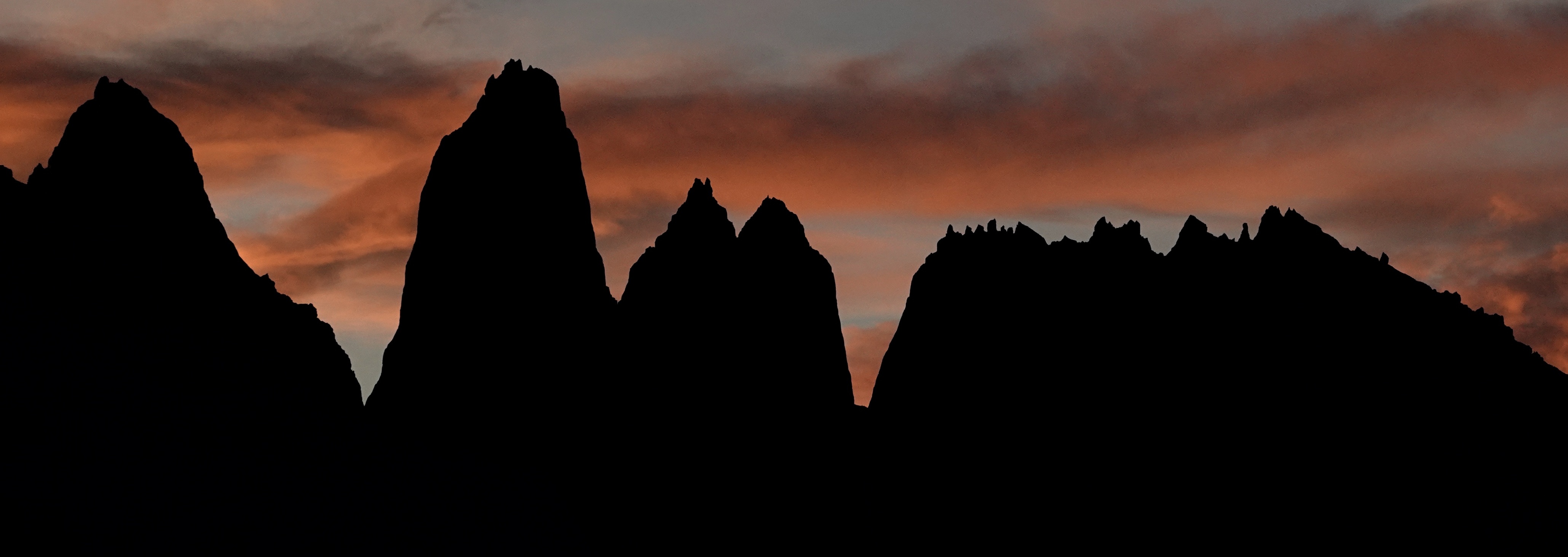 Silhouette des Torres au crépuscule